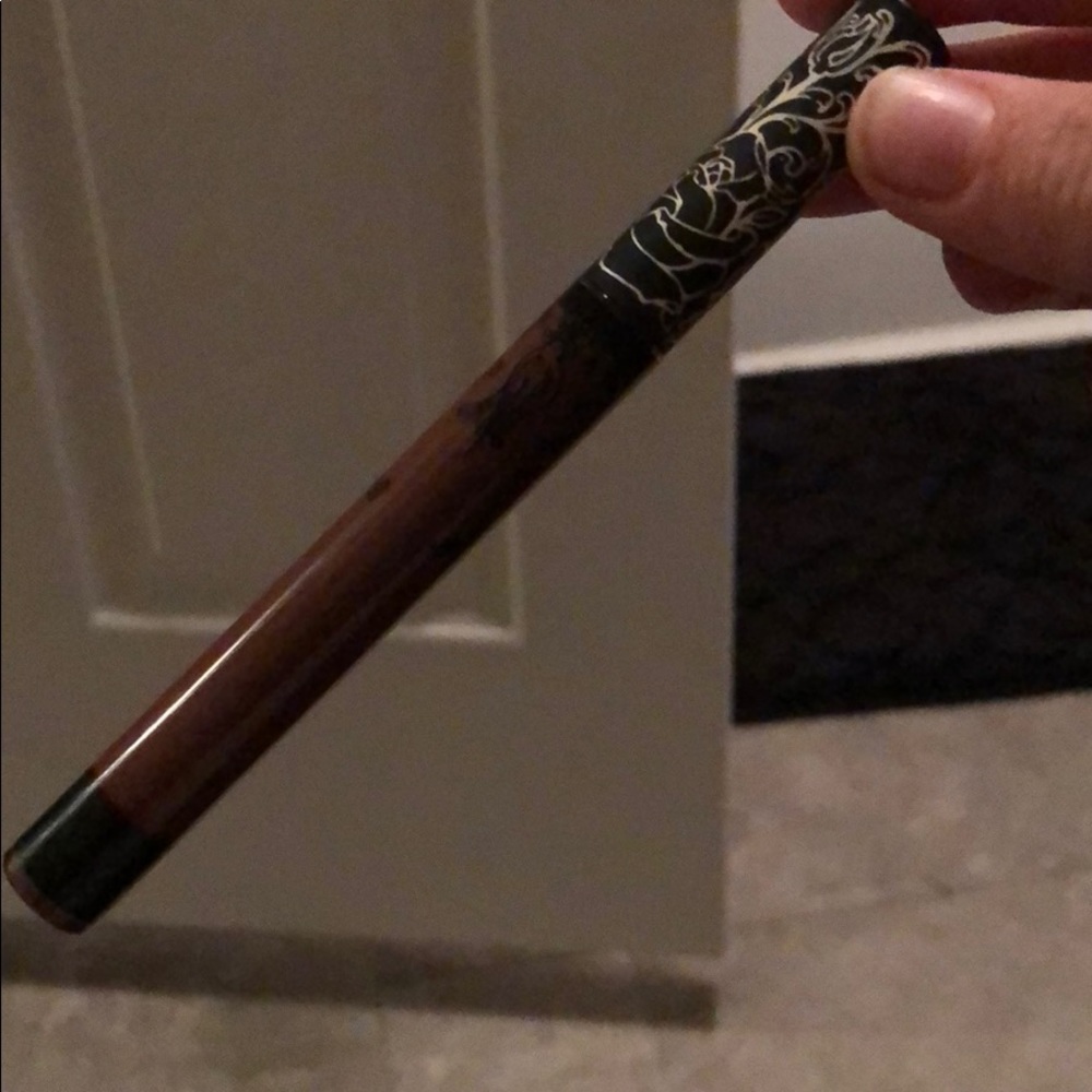 Kay Von D everlasting liquid lip in shade crucifix